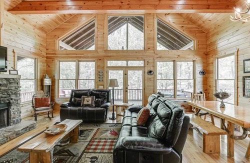 Cleveland House | Hickory Hill- Perfect Private Family Luxury Cabin