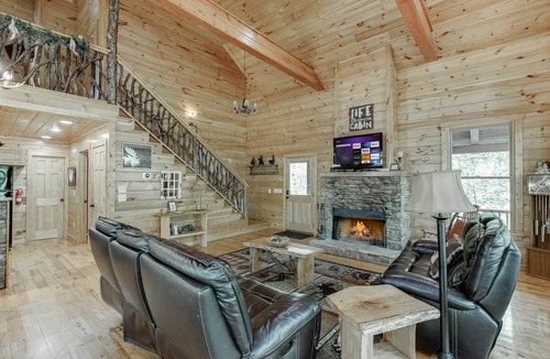 Cleveland House | Hickory Hill- Perfect Private Family Luxury Cabin