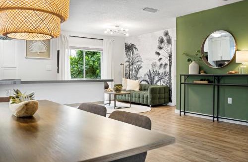 Cutler Bay Apartment | Hidden Garden: A Serene Miami Escape