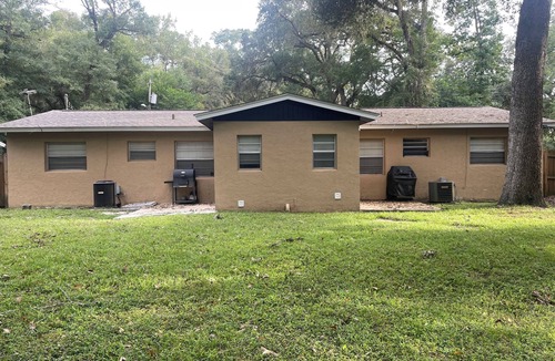 Tallahassee Apartment | Hidden gem! 2 bedroom 1 bath less than 10 minutes from Tallahassee airport