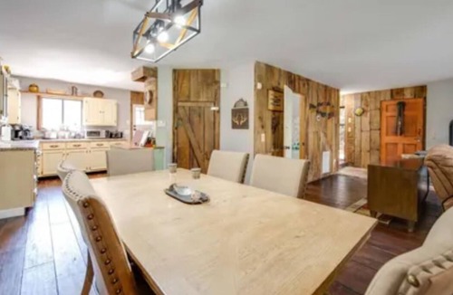 Franklin Cabin | Hidden Gem Falls, The Rainforest Waterfall Retreat with creekside fire pit!🔥
