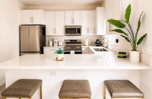 Middle River Terrace House | Hidden Gem | Near Beach, Las Olas & Downtown