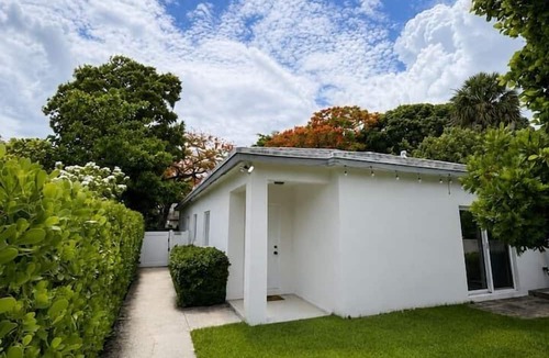 Middle River Terrace House | Hidden Gem | Near Beach, Las Olas & Downtown