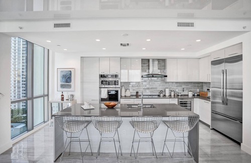 Downtown Fort Lauderdale Condo | Highrise views of Las Olas, ocean and River Walk. 2 Miles from beach!