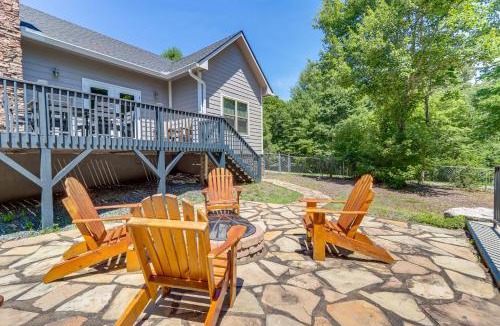 Tarheel House | Hike, Fish & Kayak: Murphy Gem w/Deck & Fire Pit