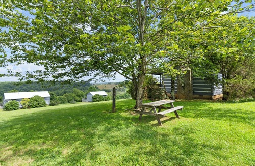 Fancy Gap Cabin | Hillside Hideout Log Cabin For 2! Cabin 10