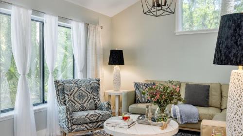 North Forest Beach House | Hilton Hideaway by AvantStay
