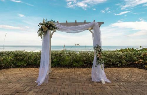 Indialantic Hotel | Hilton Melbourne Beach Oceanfront
