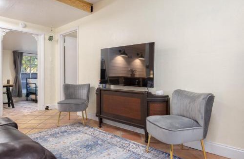 Historic District House | Historic Carriage House Downtown 2 bedroom 1 bath