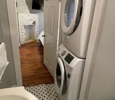 Beach Institute Apartment | HISTORIC DOWNTOWN KING BED COTTAGE- PARKING and PATIO