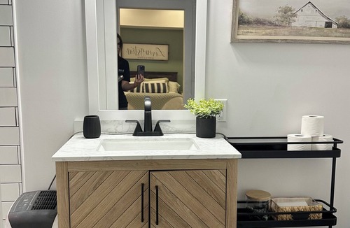 Livingston Apartment | Historic Downtown Suite — Steps from Dining & Shopping