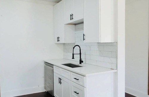 Epworth Apartment | Historic General Store Loft 2,500 Sq Ft Balcony Game Room Near Blue Ridge