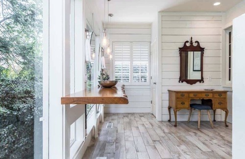 Macon Cabin | Historic Macon Luxury Lodge with updated decor