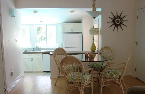 Sebastian Cottage | HISTORIC POOLSIDE RIVERFRONT CABANA WITH BOAT DOCK