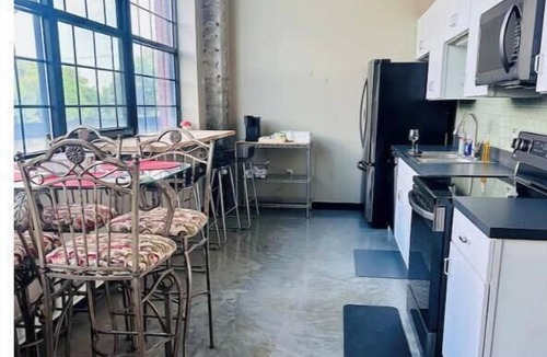 University Apartment | Historically Perserved Loft Close to Churchill Downs