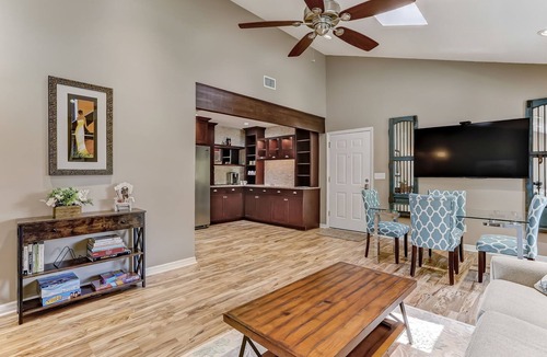 Fernandina Beach Condo | Hit the Courts, Hit the Beach:Your Coastal Retreat