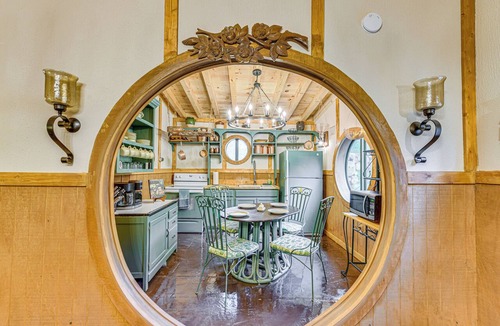 Cosby House | Hobbit House & Creekside Cabin on 6 Acres in Cosby