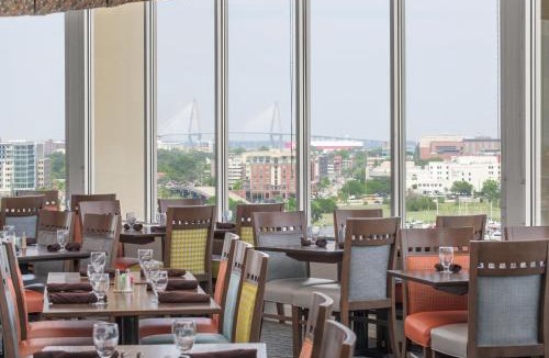 Charleston Hotel | Holiday Inn Charleston-Riverview by IHG