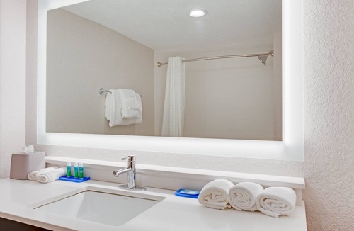Edgewood Hotel | Holiday Inn Express Hotel & Suites Ft Lauderdale Airport/Cru by IHG