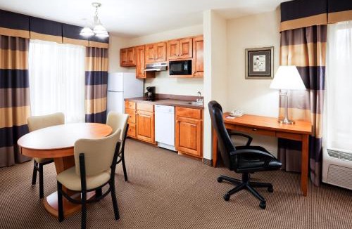 Forest City Hotel | Holiday Inn Express Forest City by IHG