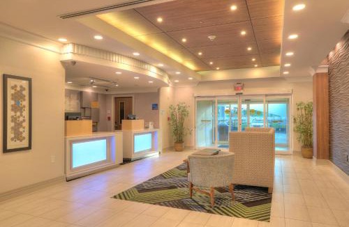 Saraland Hotel | Holiday Inn Express Hotel & Suites Mobile Saraland by IHG