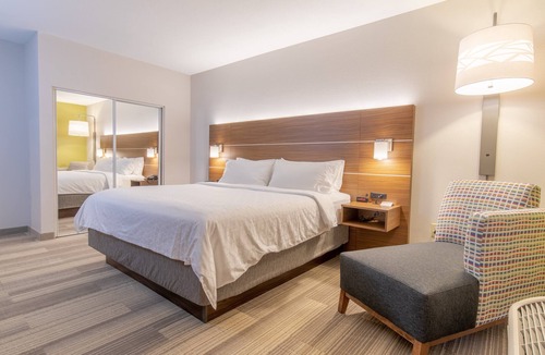 Johnson City Hotel | Holiday Inn Express Johnson City by IHG