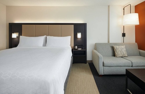 Richmond Hotel | Holiday Inn Express Richmond - Midtown by IHG