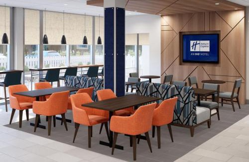 MacClenny Hotel | Holiday Inn Express & Suites Macclenny by IHG