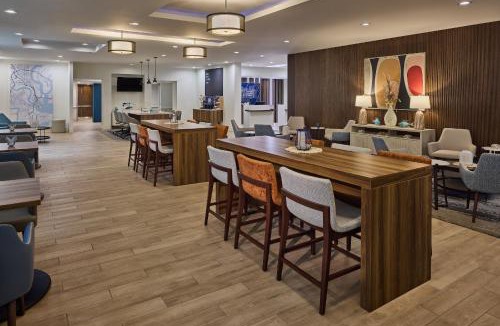 Westside Hotel | Holiday Inn Express & Suites Charleston DWTN - Medical CTR by IHG