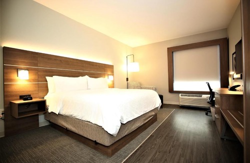 Wilmore Hotel | Holiday Inn Express & Suites - Charlotte - South End by IHG