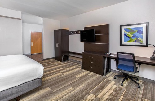 Morristown Hotel | Holiday Inn Express & Suites Morristown by IHG