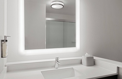 Tampa Hotel | Holiday Inn Express & Suites Tampa East - Ybor City by IHG
