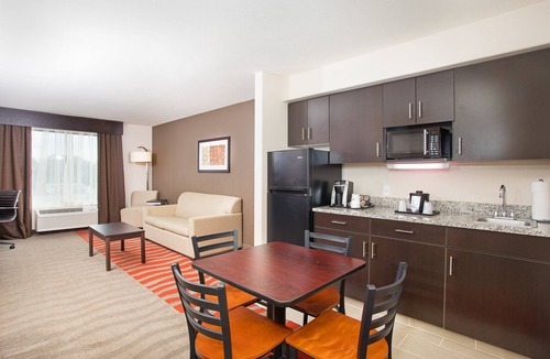 Glasgow Hotel | Holiday Inn Express & Suites Glasgow by IHG