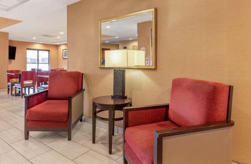 Farmers Hotel | Holiday Inn Express & Suites Morehead by IHG