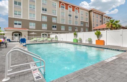 South Pinellas Community Council Hotel | Holiday Inn Express & Suites - St. Petersburg - Madeira Beach by IHG