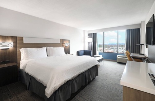 Springfield Hotel | Holiday Inn Express Washington DC SW - Springfield by IHG