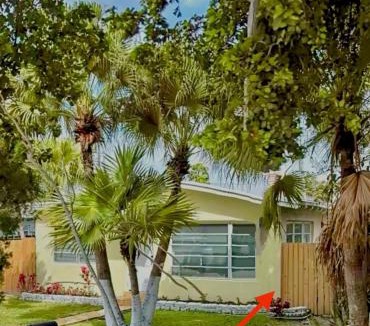 Parkside Apartment | Hollywood Studio Villa - Close to Beach & Downtown
