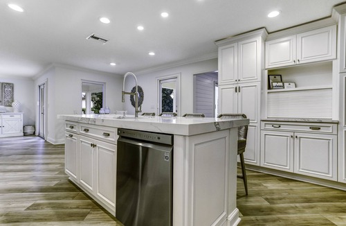 Old Naples House | Home 1 Block from 5th Ave S and 3.5 Blocks to the Beach