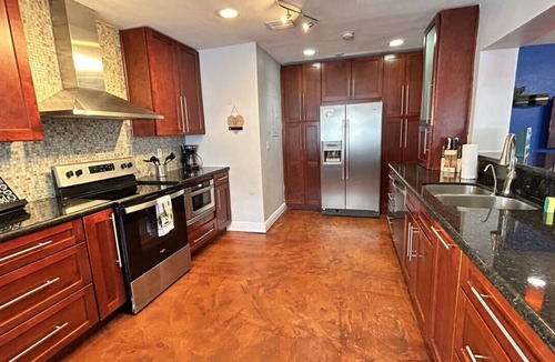 Olympia Heights House | HOME AWAY FROM HOME Near Airport/Malls/Highways