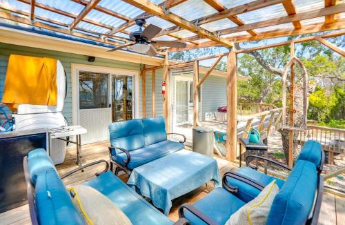 Alligator Point House | Home Near Beach in Alligator Point Rooftop Deck!