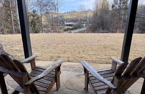 Clarkesville House | Home near Lake Burton with lake views