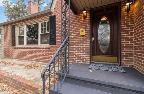 Home Park House | Home Park 5BR Retreat Walk to Atlantic Station