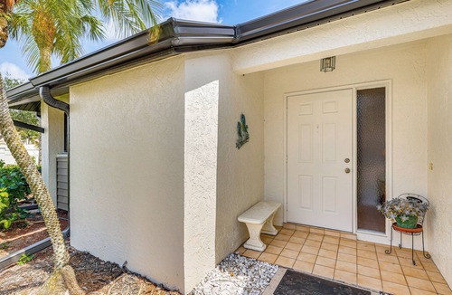 Iona House | Home w/Space to Unwind Near Fort Myers Beach!