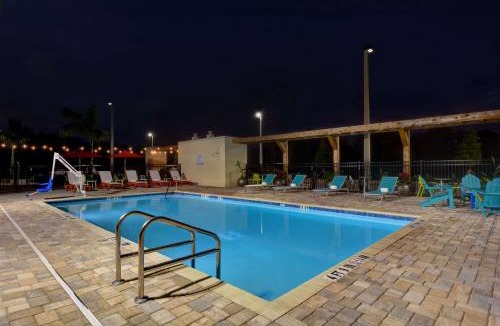 Sarasota Hotel | Home2 Suites by Hilton, Sarasota I-75 Bee Ridge, Fl