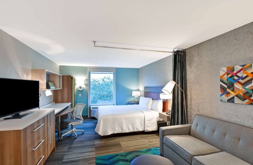 Terrace Park Hotel | Home2 Suites by Hilton Tampa USF Near Busch Gardens