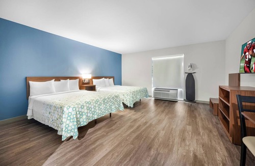 Fort Myers Hotel | HomeTowne Studios by Red Roof Fort Myers
