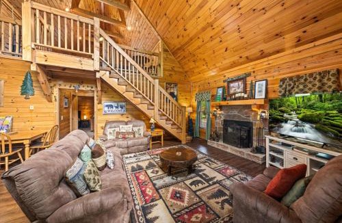 Sevierville Ski Chalet | Honey Pine Lodge Sweet Stays Among the Pines