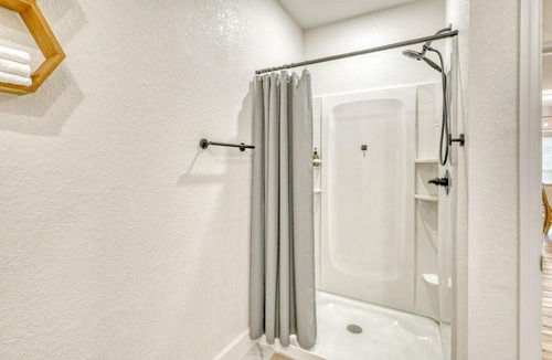 Pebble Beach Villa | Honeycomb Haven Near Ocean , Golfing , Mineral Springs