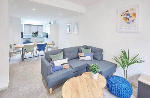 Skinningrove House | Host & Stay | Painter's Rest