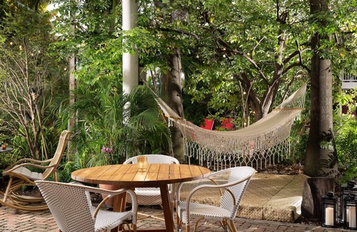 Mid Beach Hostel | Hostel ∙ 8 guests
